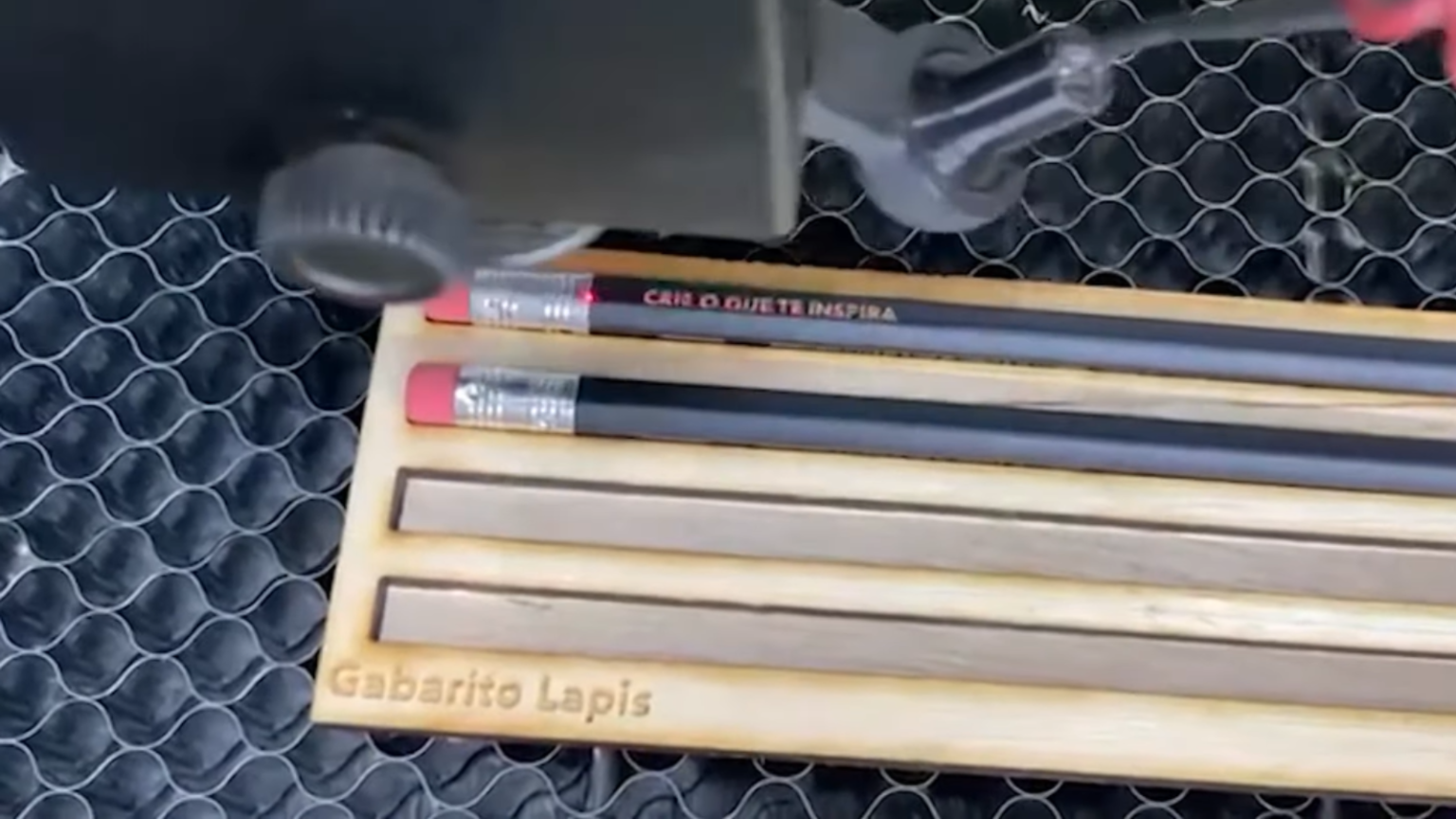Gabarito de Lápis para gravação a laser - Due Laser